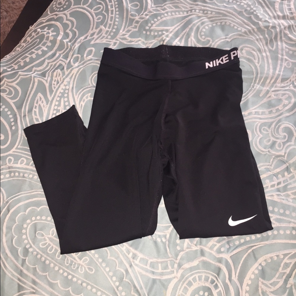 Nike pro capris
